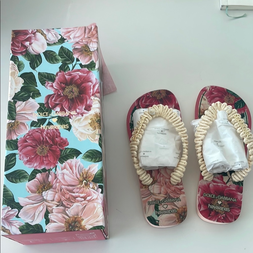 Dolce & Gabbana Red and Cream Sandals with Floral Design